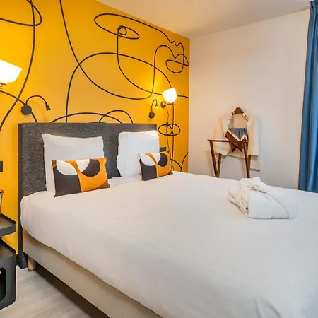 Hotel apartamentowy East 4*