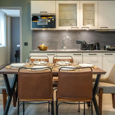 East Aparthotel Parigi