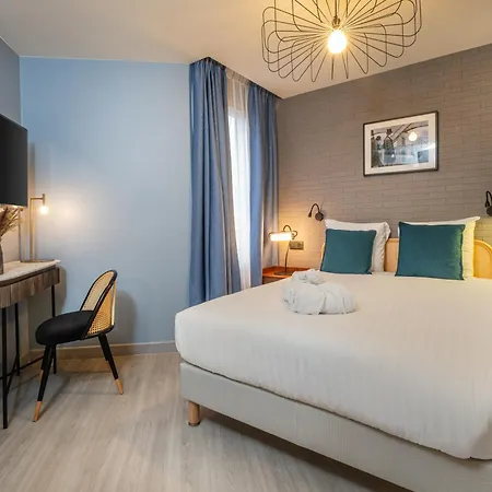 Aparthotel East Parigi