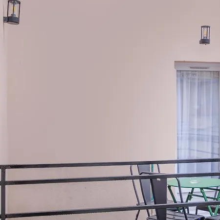 East Aparthotel 4*
