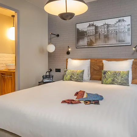 Aparthotel East 4*