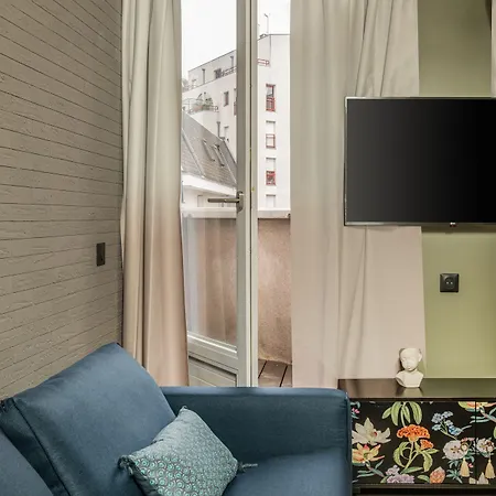 Aparthotel East